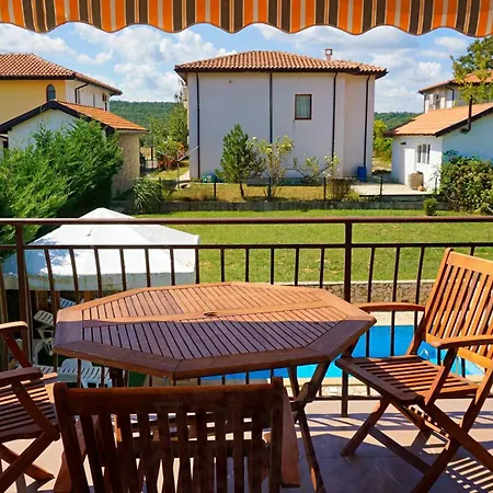 мариела - Mariela Βίλα *